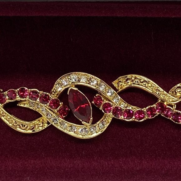 Jacqueline Kennedy Collection Ruby Swirl Bracelet - Picture 2 of 3